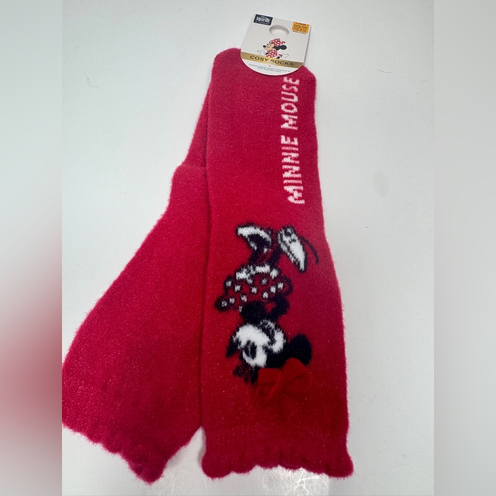 NWT Primark Disney Minnie Mouse Red Cozy Fuzzy red Slipper Socks. size 8-10
